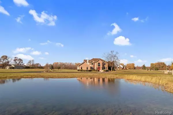 2855 Thorn Drive, Carleton, MI 48117