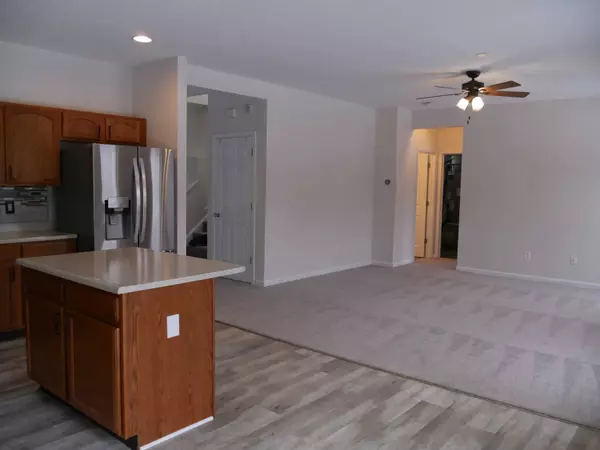 5864 Long Lake LN, Indianapolis, IN 46235