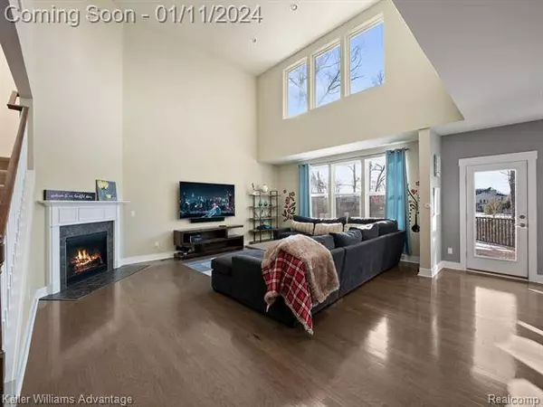 23305 Crooked Tree Court S, South Lyon, MI 48178