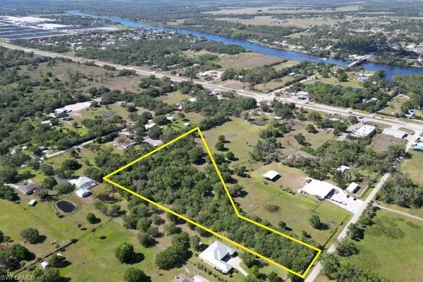 Styles RD, Alva, FL 33920