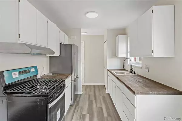 28300 BLUM Street, Roseville, MI 48066