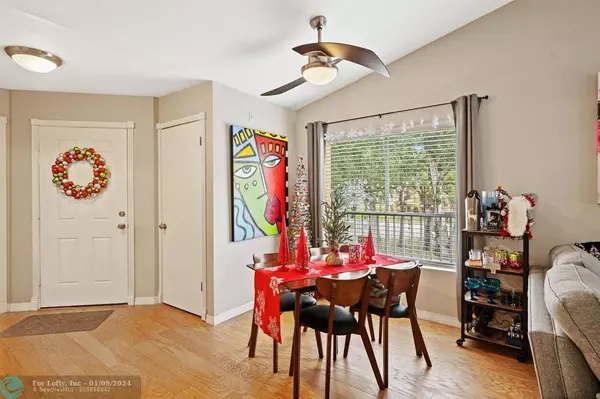 2400 NW 33rd St #1107, Oakland Park, FL 33309