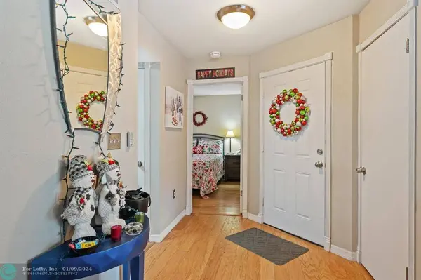 2400 NW 33rd St #1107, Oakland Park, FL 33309