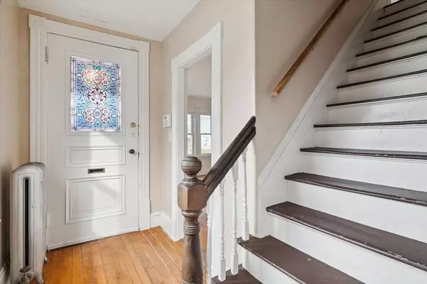 41 Fred St, Lowell, MA 01850