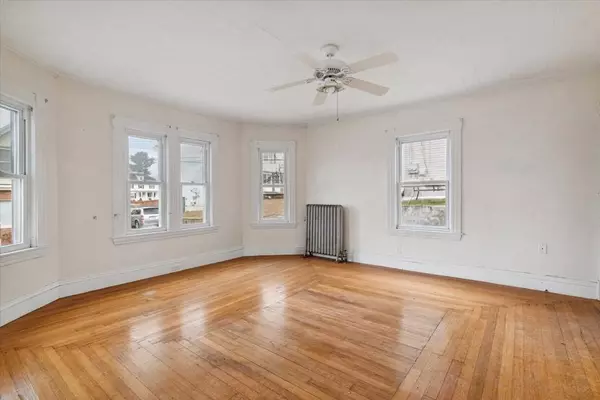 41 Fred St, Lowell, MA 01850