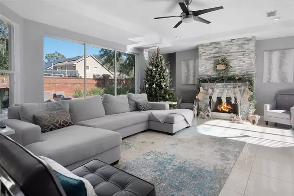 8703 CRESTGATE CIR, Orlando, FL 32819