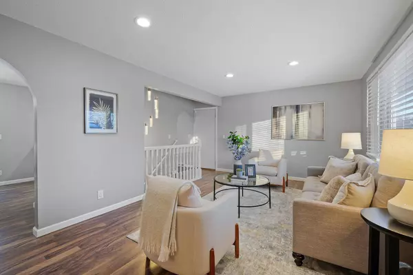 41 98th LN NW, Coon Rapids, MN 55448