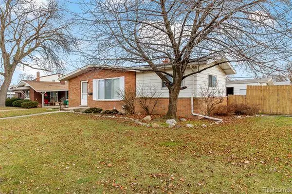 28300 BLUM Street, Roseville, MI 48066