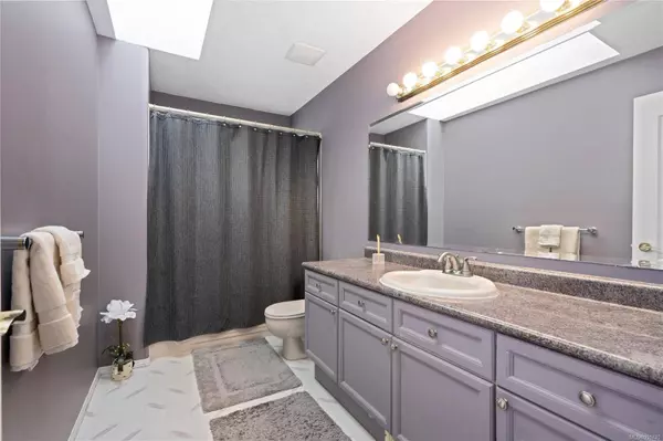 4701 Hammond Bay Rd, Nanaimo, BC V9T 5A9