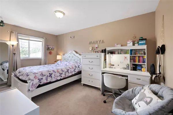 4701 Hammond Bay Rd, Nanaimo, BC V9T 5A9