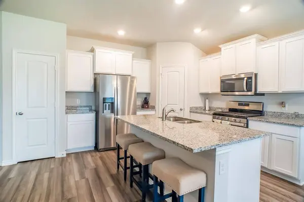 7908 Caddie CT, Navasota, TX 77868