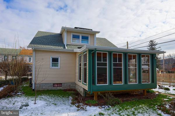 20 S LOCUST ST, Marietta, PA 17547