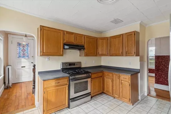 41 Fred St, Lowell, MA 01850