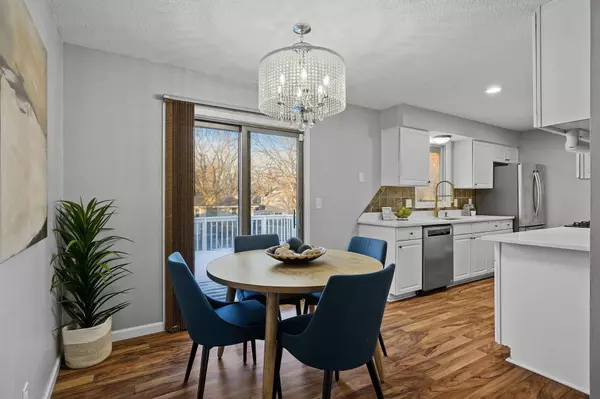 41 98th LN NW, Coon Rapids, MN 55448