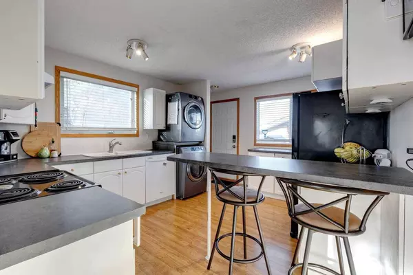 20 Bedwood CRES NE, Calgary, AB T3K 2G9