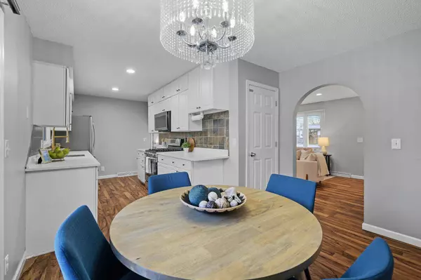 41 98th LN NW, Coon Rapids, MN 55448