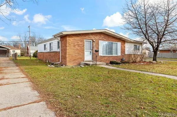 28300 BLUM Street, Roseville, MI 48066