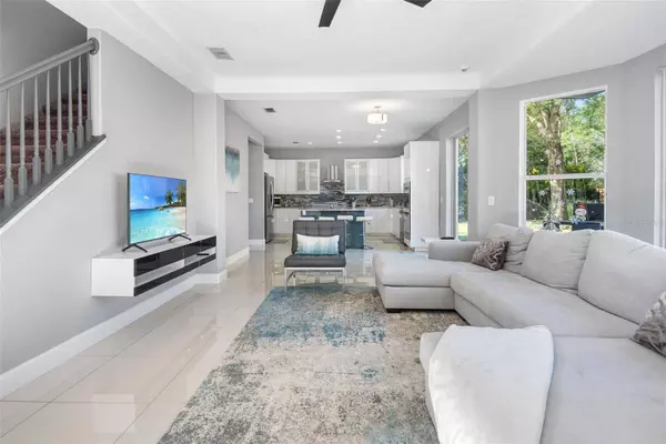 8703 CRESTGATE CIR, Orlando, FL 32819