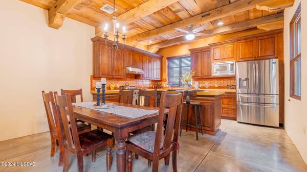 211 S Avenida Del Sembrador, Tucson, AZ 85745