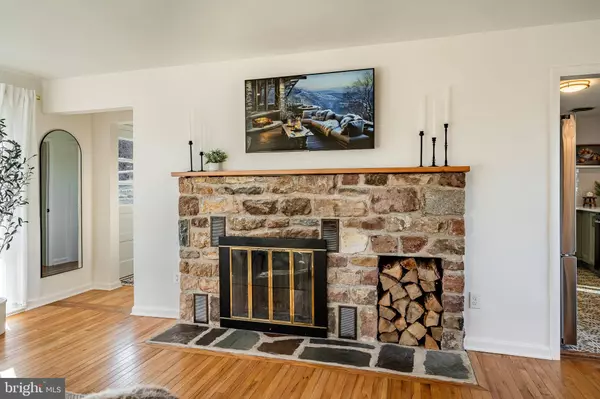 122 MIDWAY RD, Phoenixville, PA 19460