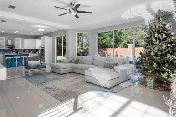 8703 CRESTGATE CIR, Orlando, FL 32819