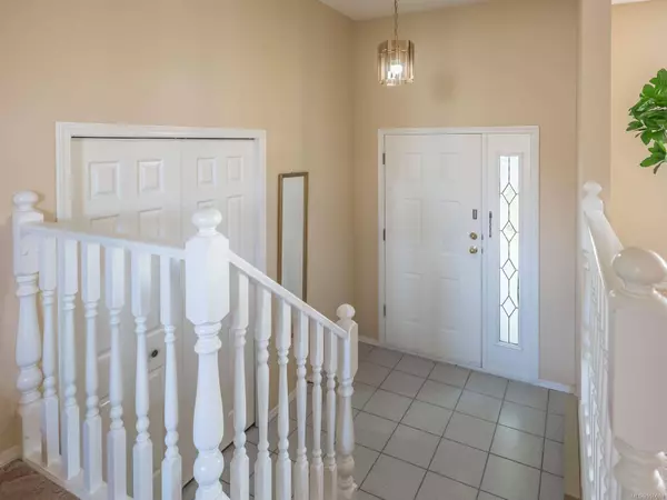 6672 Dover Rd, Nanaimo, BC V9V 1A6