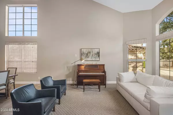 5550 E ANDERSON Drive, Scottsdale, AZ 85254