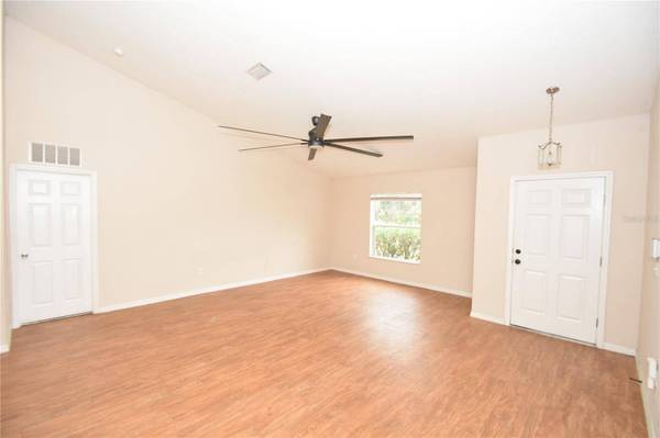 8 PINE BUSH LN, Palm Coast, FL 32164