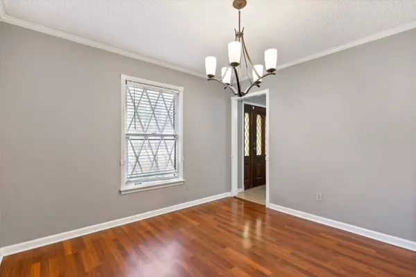 145 E LAWNWOOD DR, Collierville, TN 38017