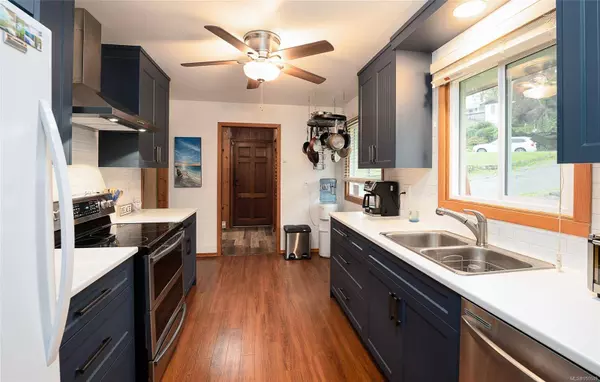 1652 Centennary Dr, Nanaimo, BC V9X 1A4