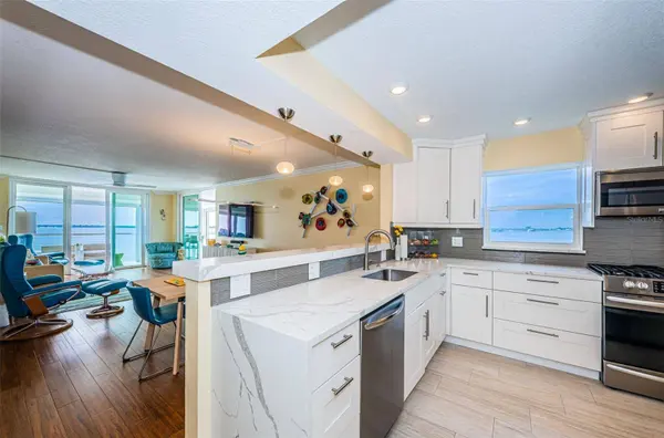 6060 SHORE BLVD S #712, Gulfport, FL 33707