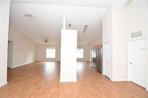 8 PINE BUSH LN, Palm Coast, FL 32164