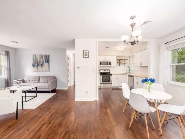 2615 Charing Road F, Upper Arlington, OH 43221