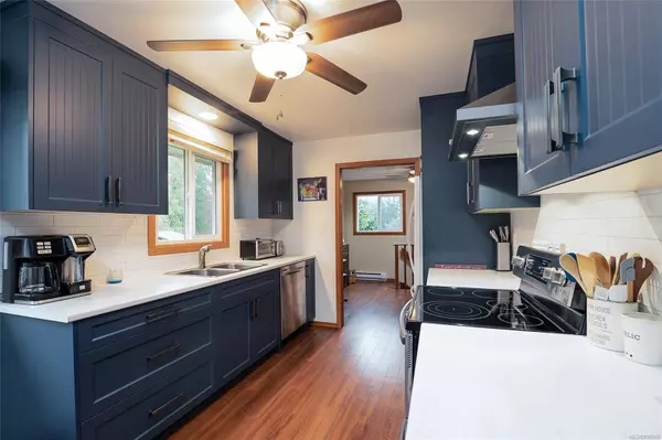 1652 Centennary Dr, Nanaimo, BC V9X 1A4