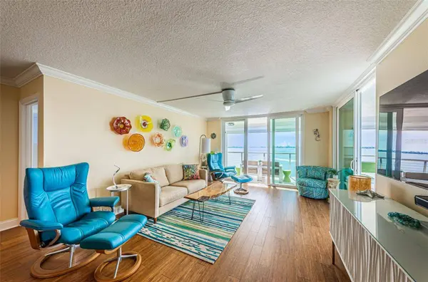 6060 SHORE BLVD S #712, Gulfport, FL 33707