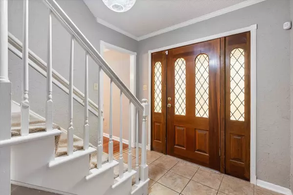 145 E LAWNWOOD DR, Collierville, TN 38017