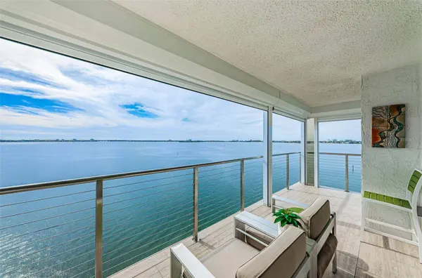 6060 SHORE BLVD S #712, Gulfport, FL 33707