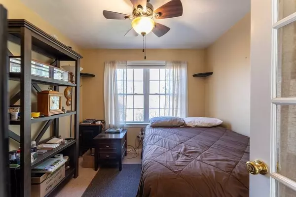 6 Jasmine Dr, Oxford, MA 01540