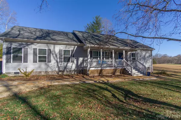 224 Appaloosa DR, Mills River, NC 28759