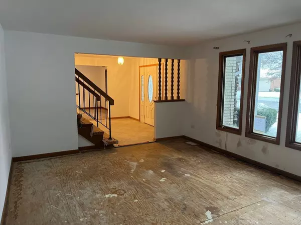 7723 W 157th ST, Orland Park, IL 60462