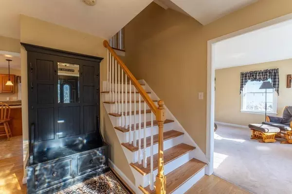 6 Jasmine Dr, Oxford, MA 01540