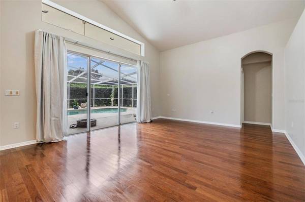 3106 BENT CREEK DR, Valrico, FL 33596