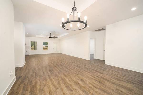 23003 Lake Crest DR, Huffman, TX 77336