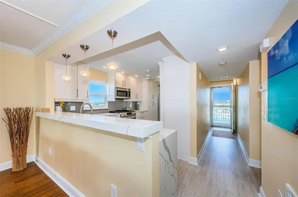 6060 SHORE BLVD S #712, Gulfport, FL 33707