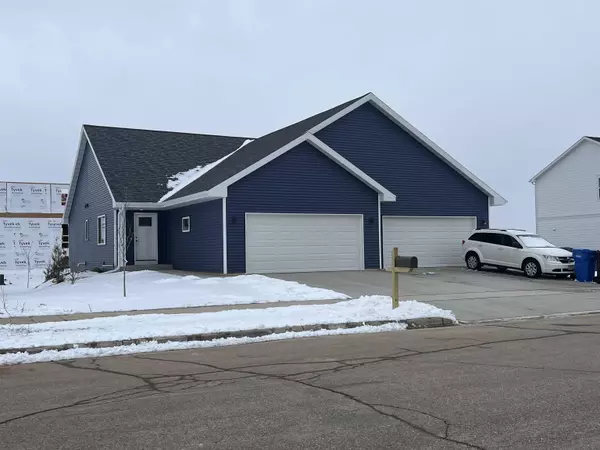 934 Oregon Parks Avenue, Oregon, WI 53575