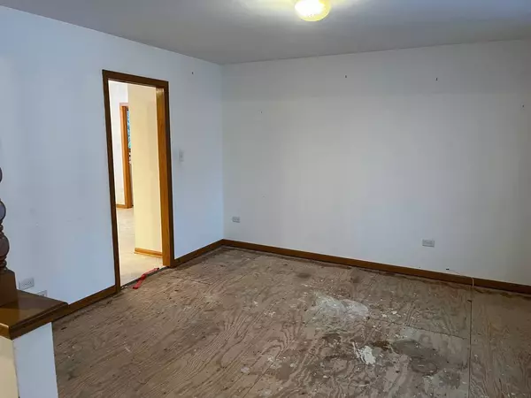 7723 W 157th Street, Orland Park, IL 60462