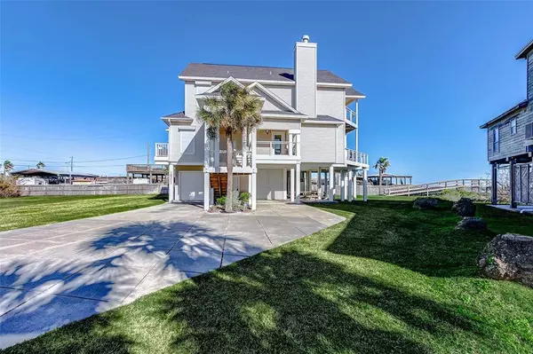 18211 E De Vaca Ln, Galveston, TX 77554