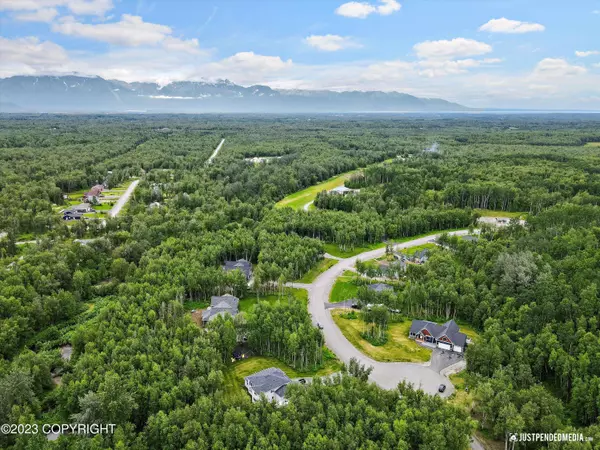 10677 E Mystical View CIR, Palmer, AK 99645