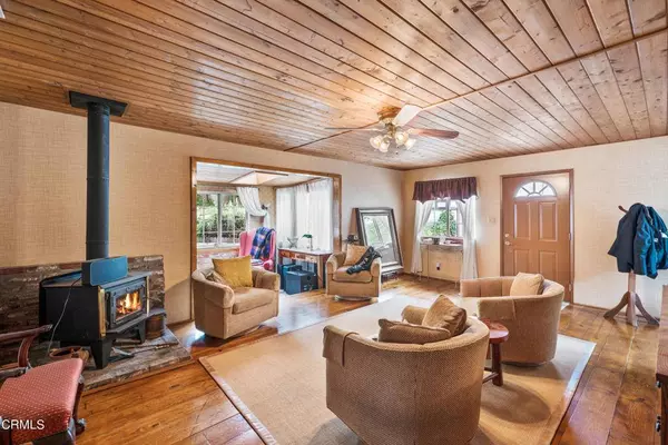 10247 Sunland BLVD, Sunland, CA 91040