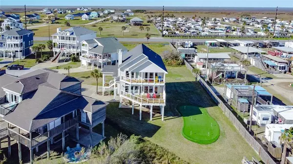 18211 E De Vaca Ln, Galveston, TX 77554